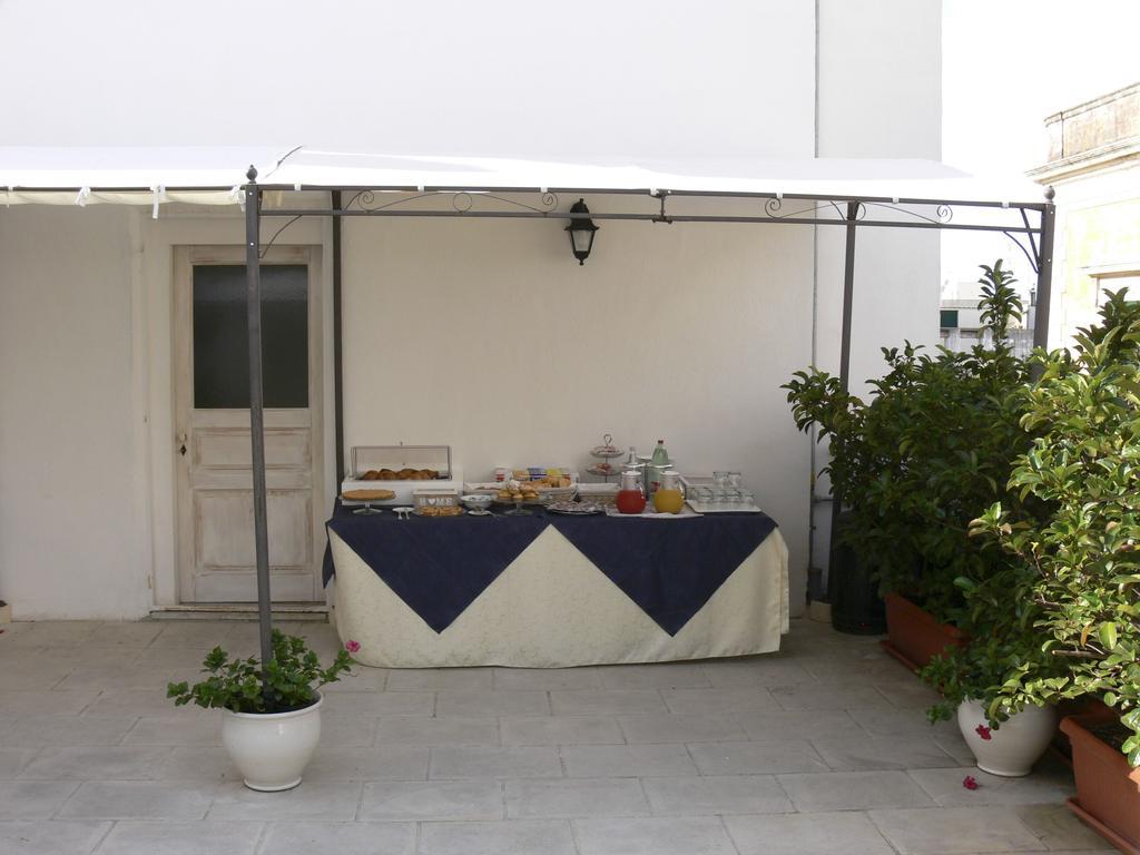 Relais Carlo V - Palazzo Storico Bed & Breakfast กัลลีโปลี ภายนอก รูปภาพ