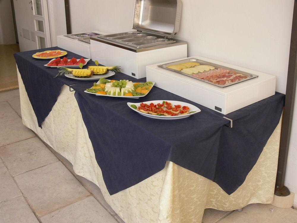 Relais Carlo V - Palazzo Storico Bed & Breakfast กัลลีโปลี ภายนอก รูปภาพ