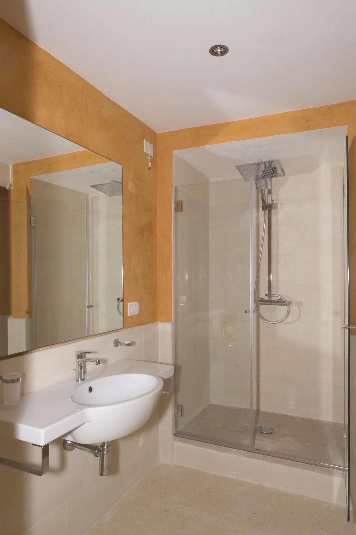 Relais Carlo V - Palazzo Storico Bed & Breakfast กัลลีโปลี ภายนอก รูปภาพ